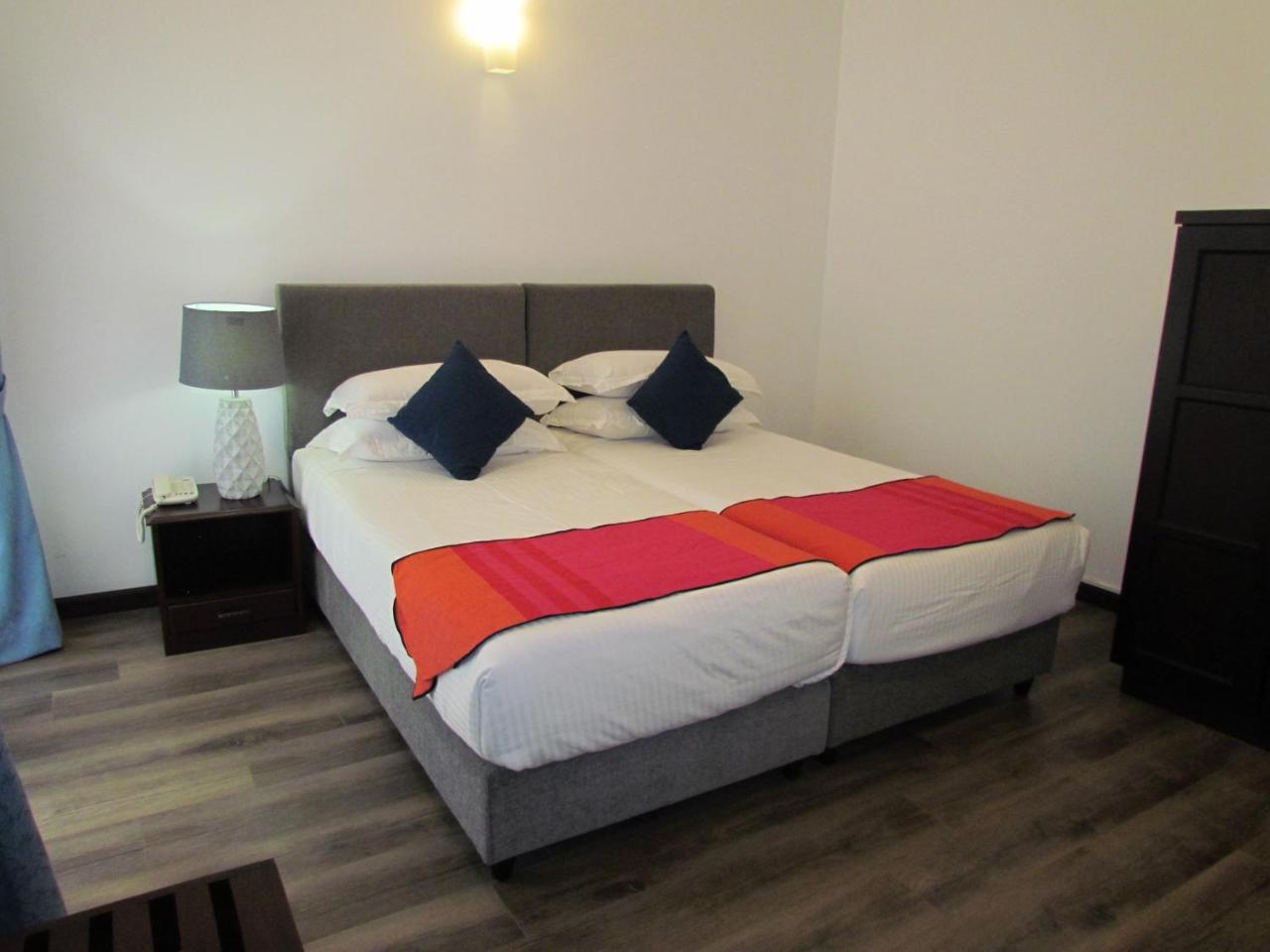 KMC Villa Dehiwala-Mount Lavinia Esterno foto