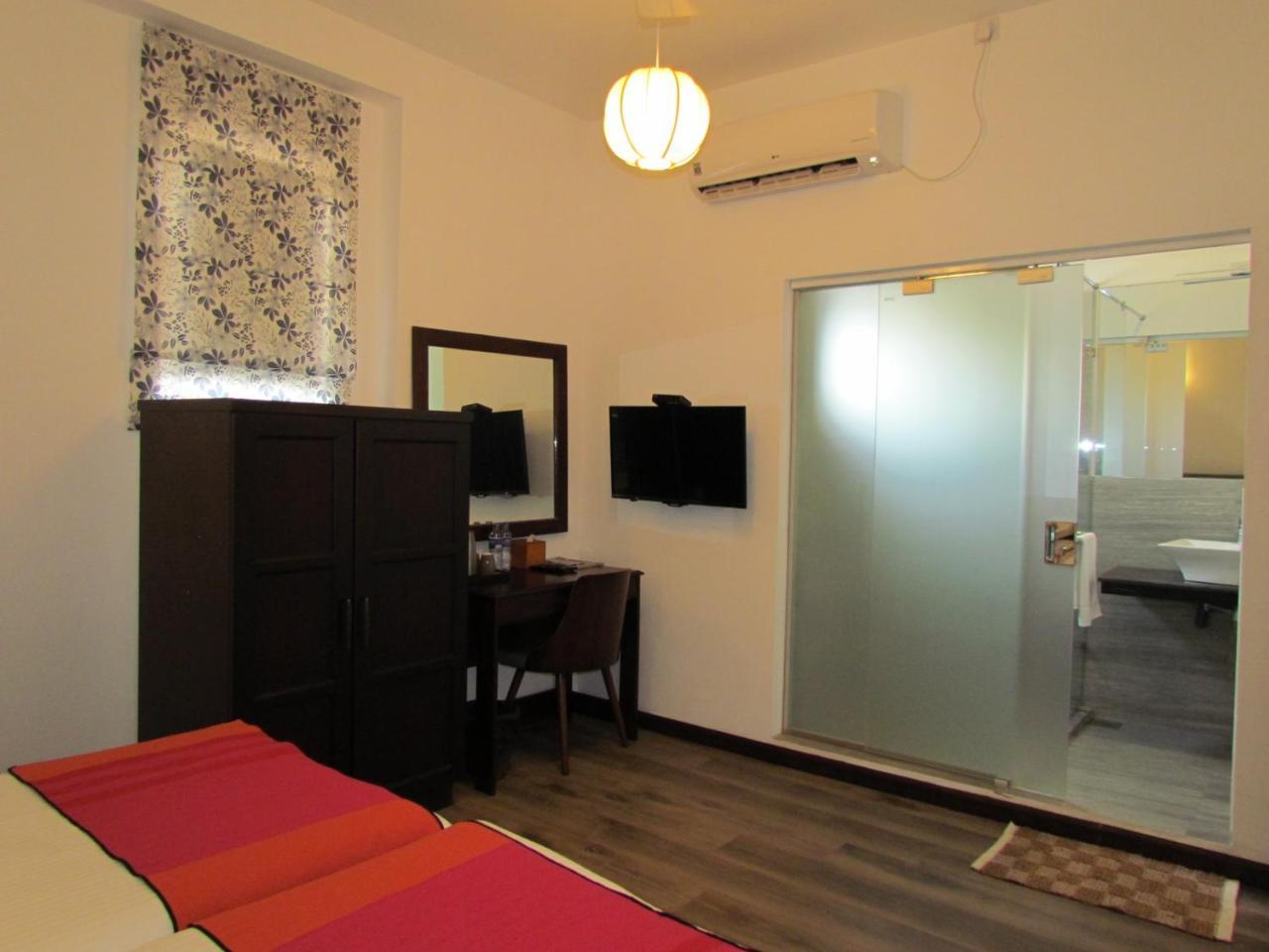 KMC Villa Dehiwala-Mount Lavinia Esterno foto